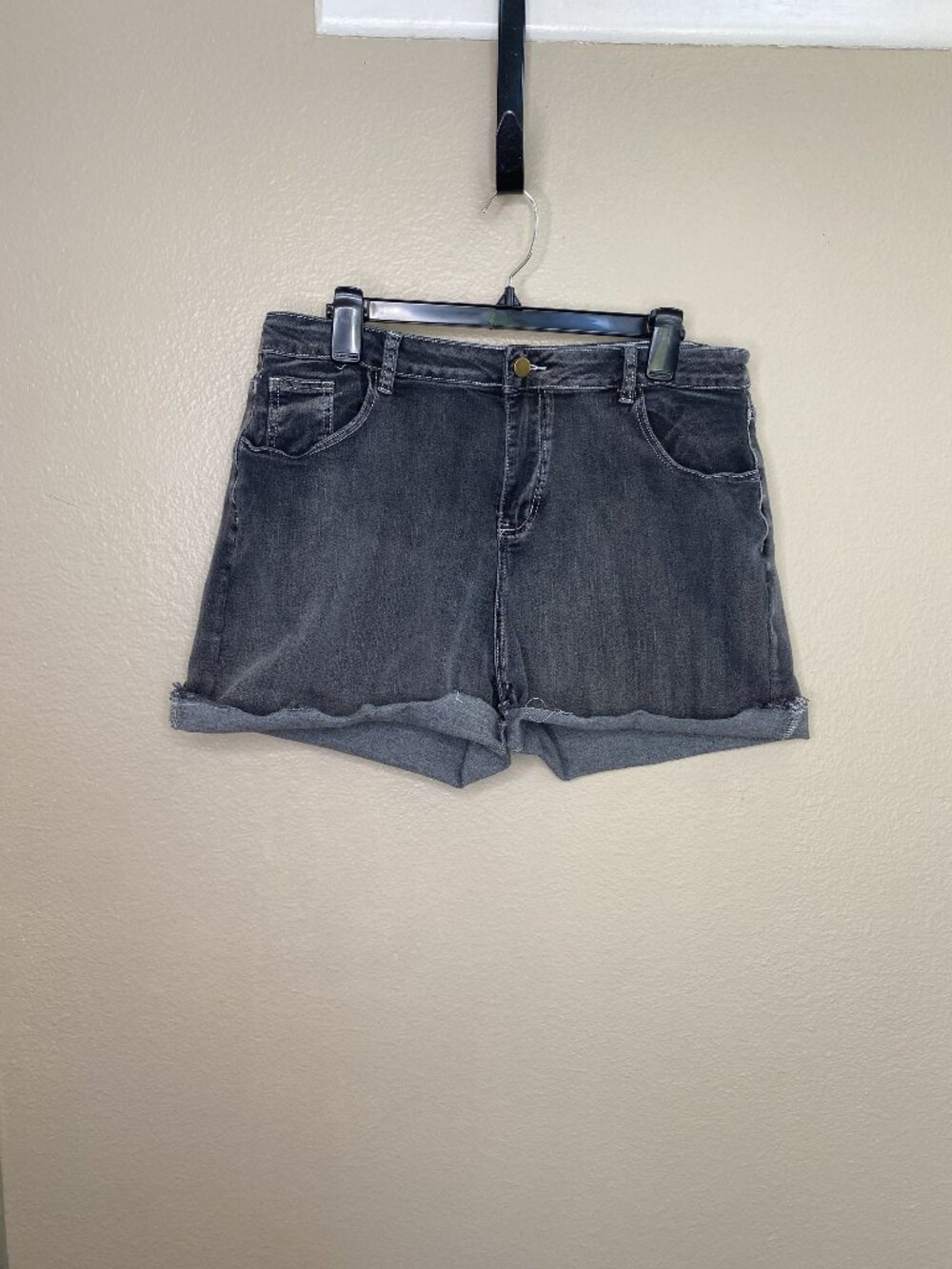 Jasambac Womens Black Denim Shorts 2XL Raw Hemline Front/Back Pockets Casual